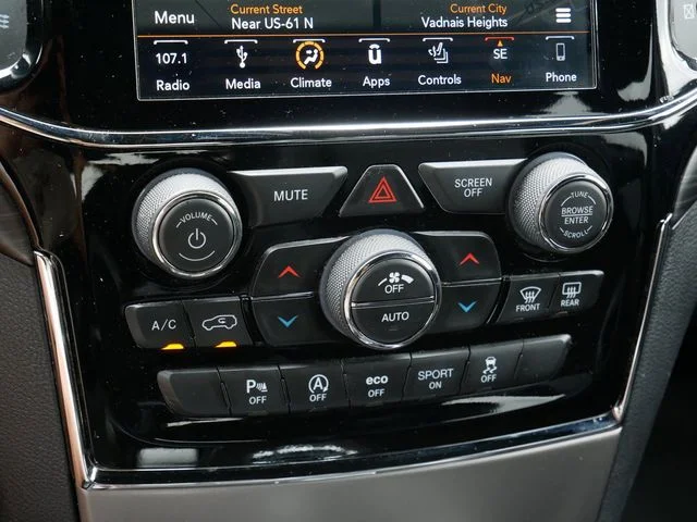 Used 2019 Diamond Black Jeep Altitude image 22