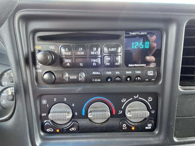 Used 2001 Black GMC SLE image 17