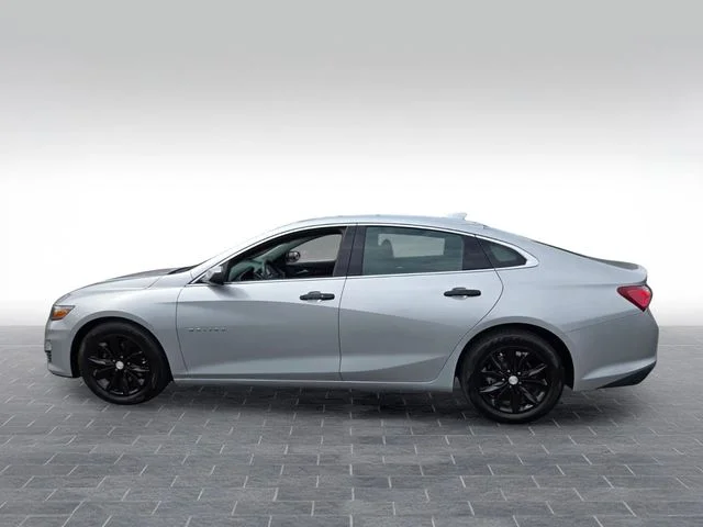 Used 2022 Silver Chevrolet LT image 4