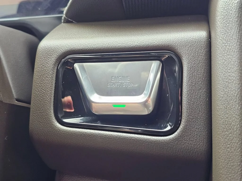 Used 2025 Downpour Metallic GMC Elevation image 35