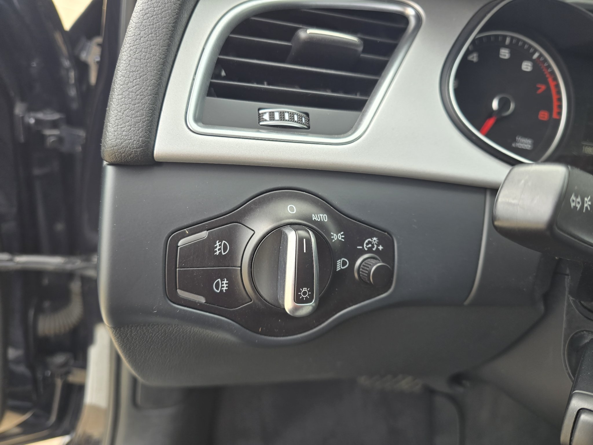 Used 2016 Moonlight Blue Metallic Audi Premium Plus image 19