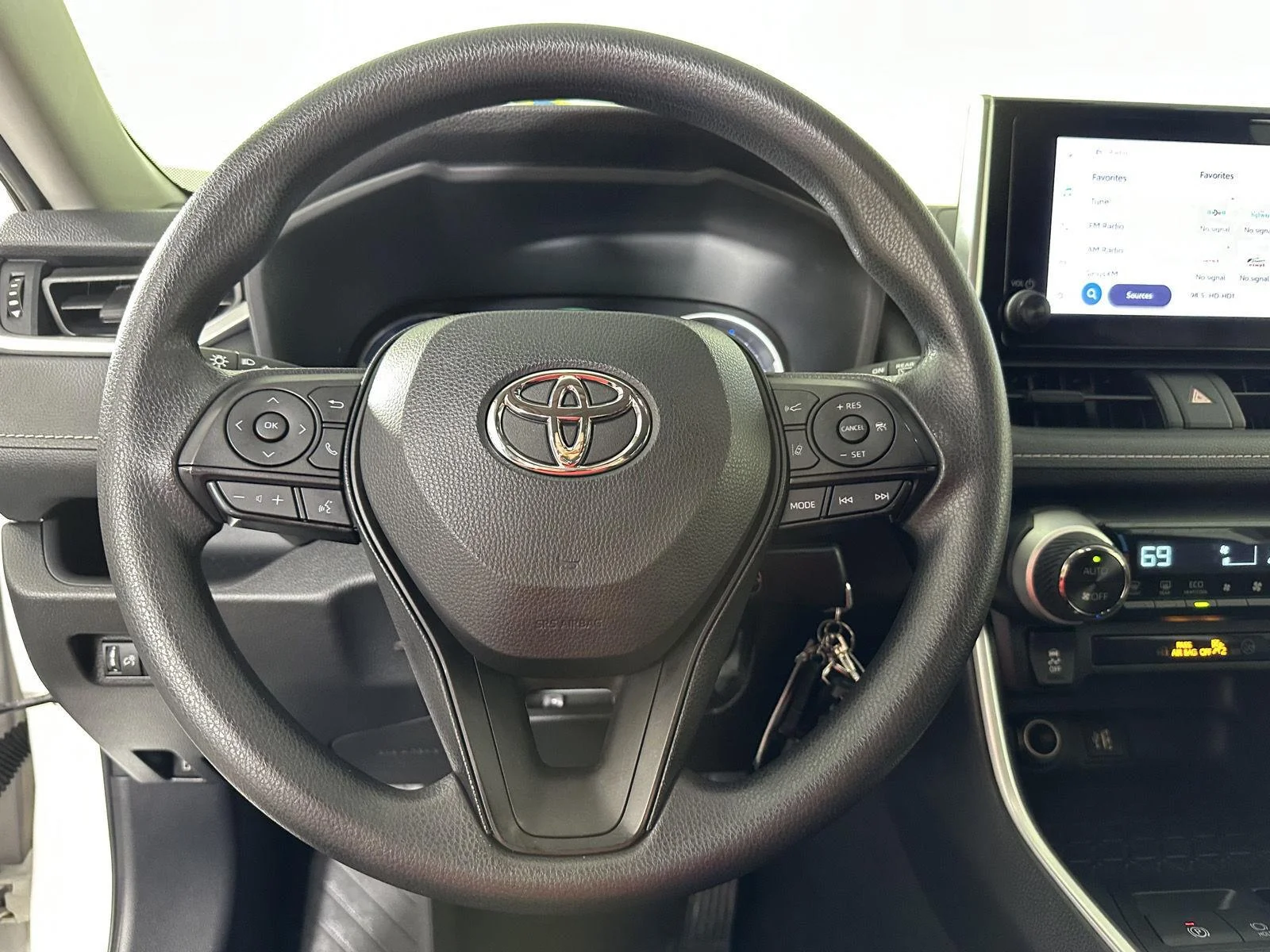 Used 2024 Ice Cap Toyota LE image 14