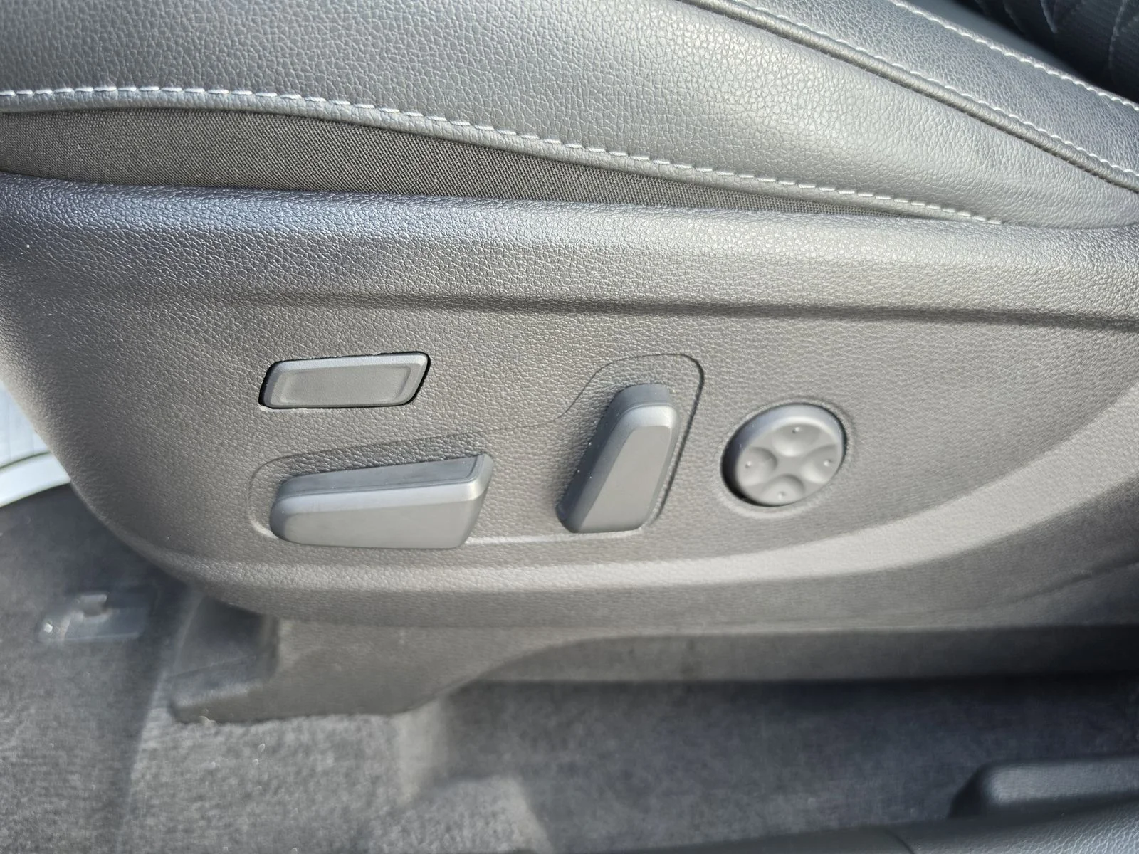 Used 2024 Gray Kia SX X-Line image 24