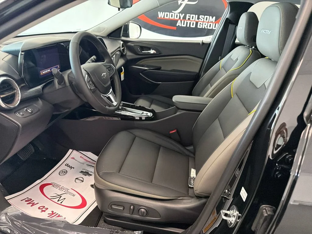 New 2026 Mosaic Black Metallic Chevrolet ACTIV image 9