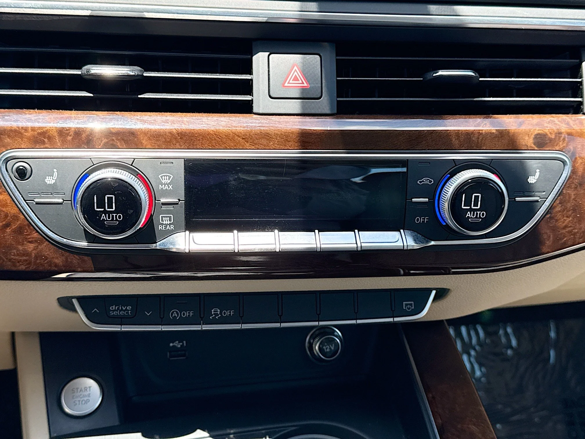 Used 2019 Glacier White Metallic Audi Premium image 33