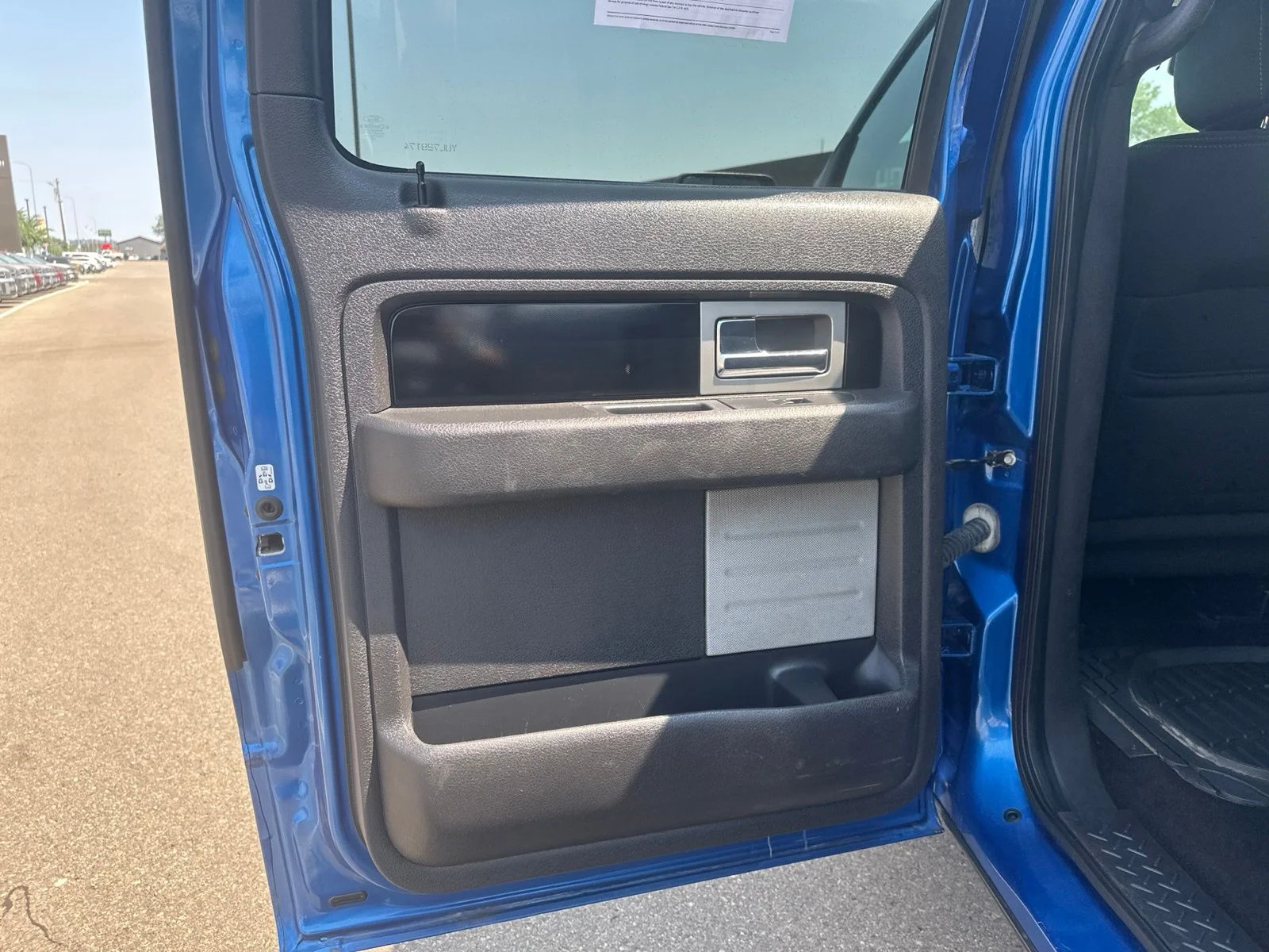 Used 2012 Blue Ford XL image 21