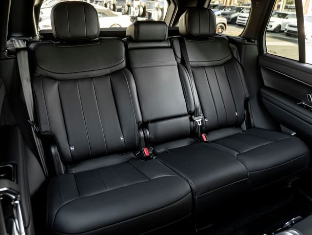 New 2026 Santorini Black Land Rover SE image 30