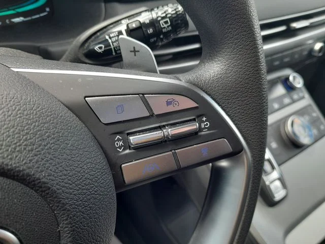 Used 2025 Gray Hyundai SE image 15