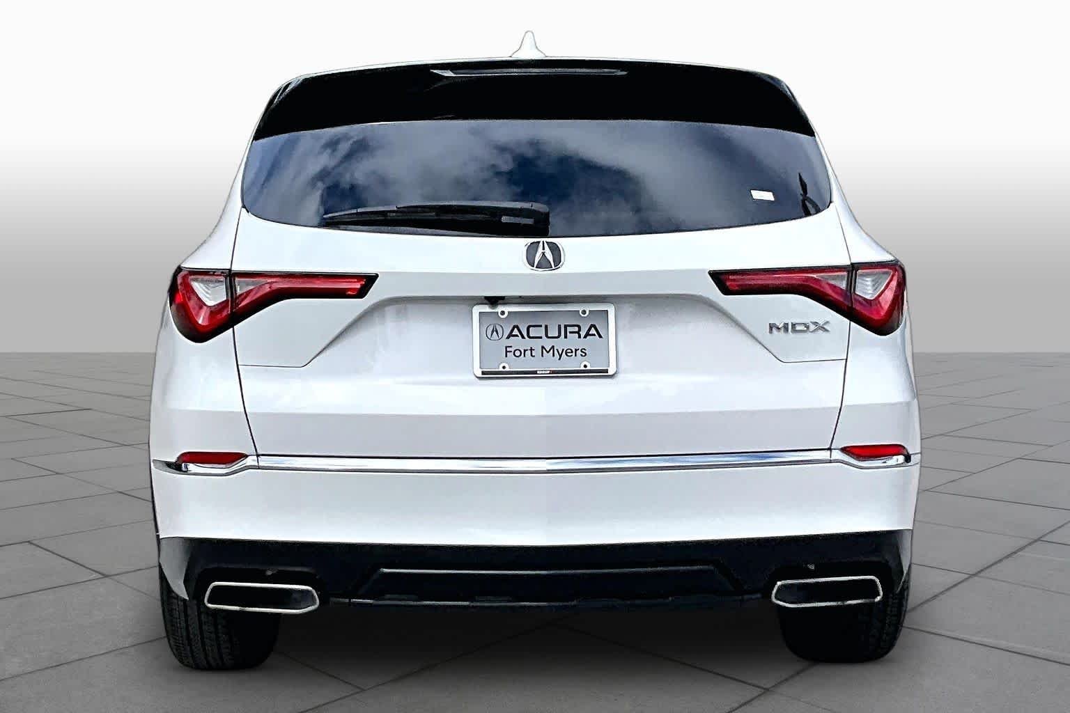 Used 2024 Platinum White Pearl Acura  image 5