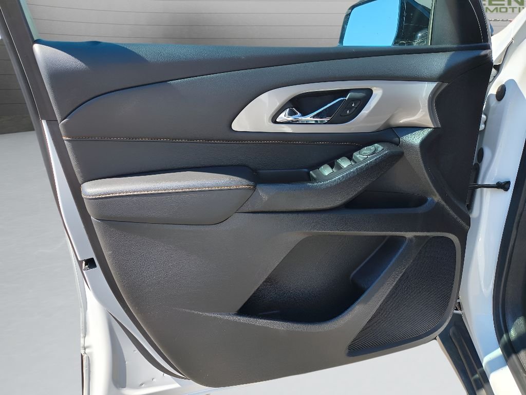 Used 2020 Summit White Chevrolet LS image 14