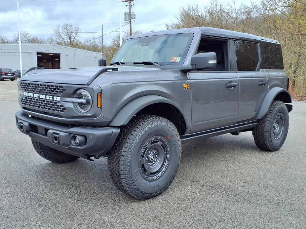 New 2025 Carbonized Gray Metallic FORD Badlands® image 2