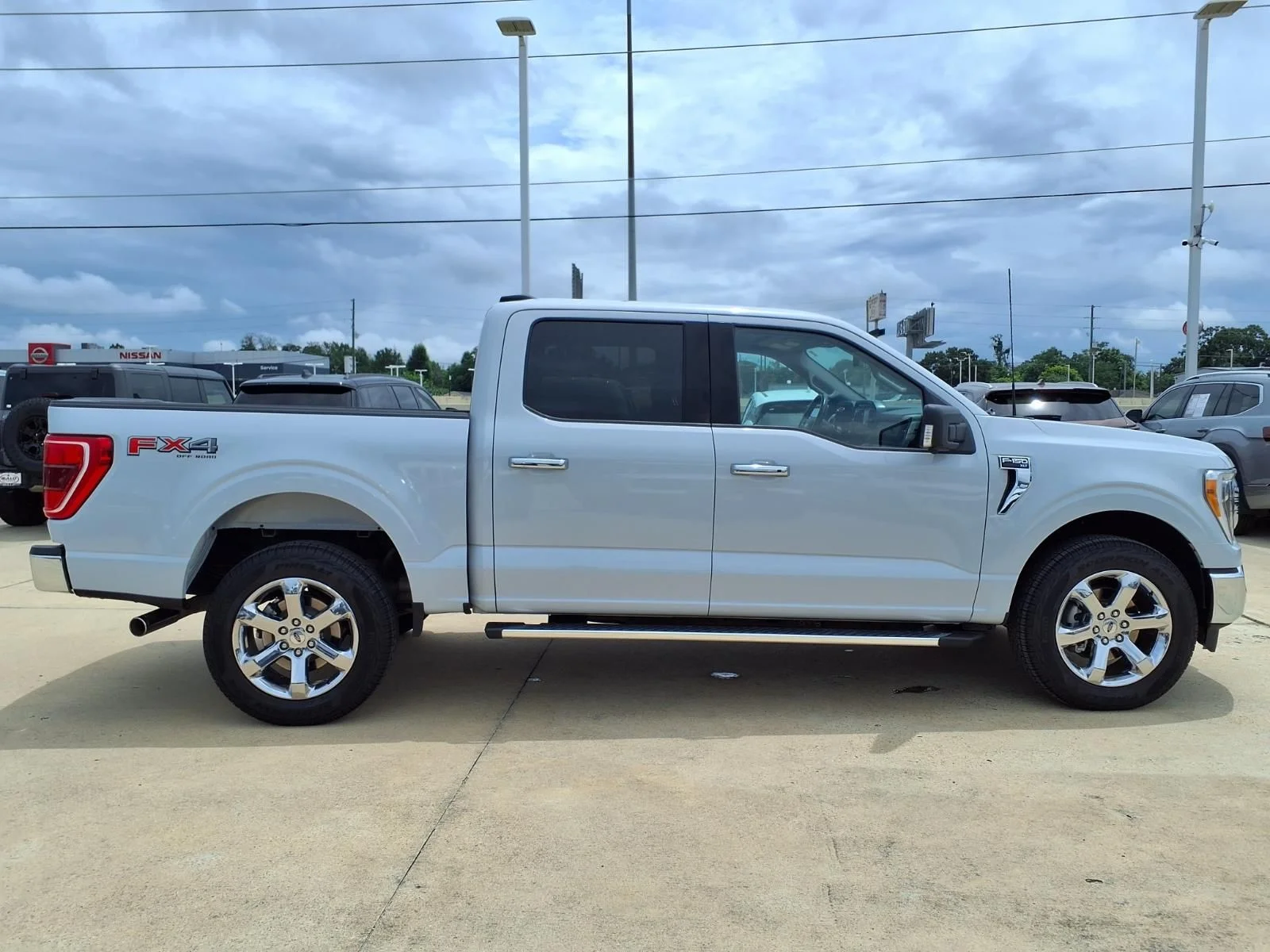 Used 2022 White Ford XLT image 5
