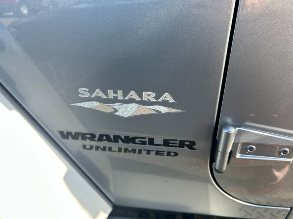 Used 2014 Gray Jeep Unlimited Sahara image 18