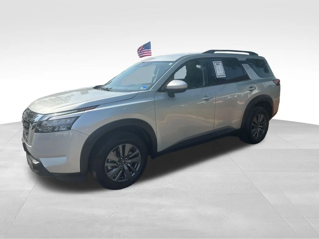 Used 2025 Silver Nissan SV image 5