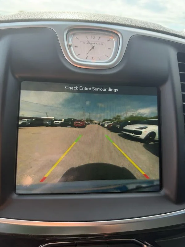 Used 2019  Chrysler Touring image 7