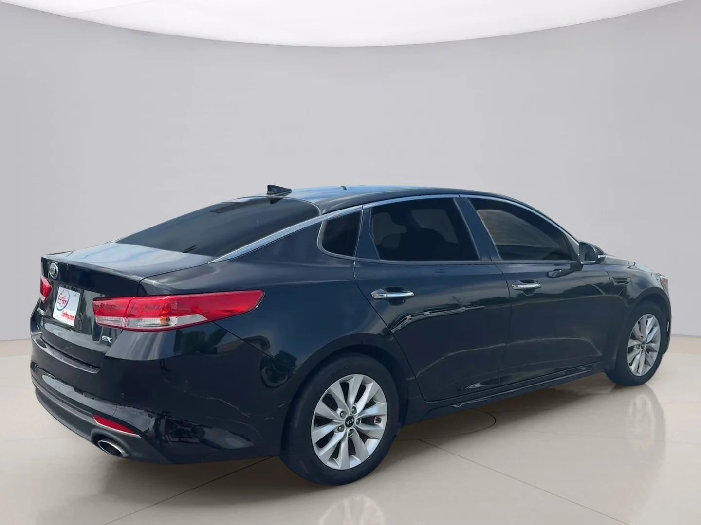Used 2018 Black Kia EX image 5