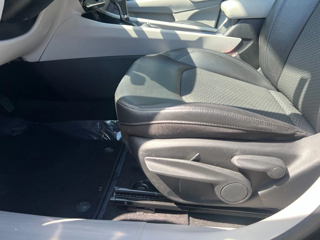 Used 2023 Black Jeep Latitude image 17