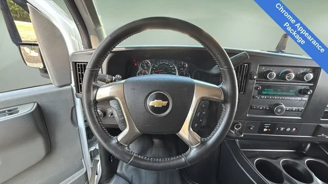 Used 2019 SUMMIT WHITE Chevrolet CUTWAY image 12