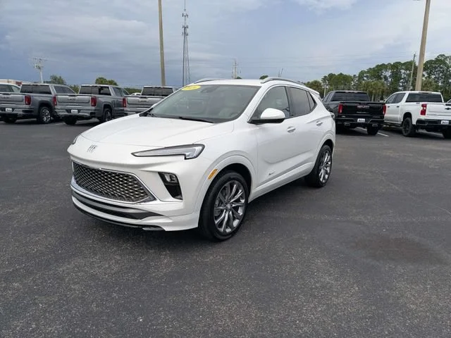 Used 2026 White Frost Tricoat Buick Avenir image 7