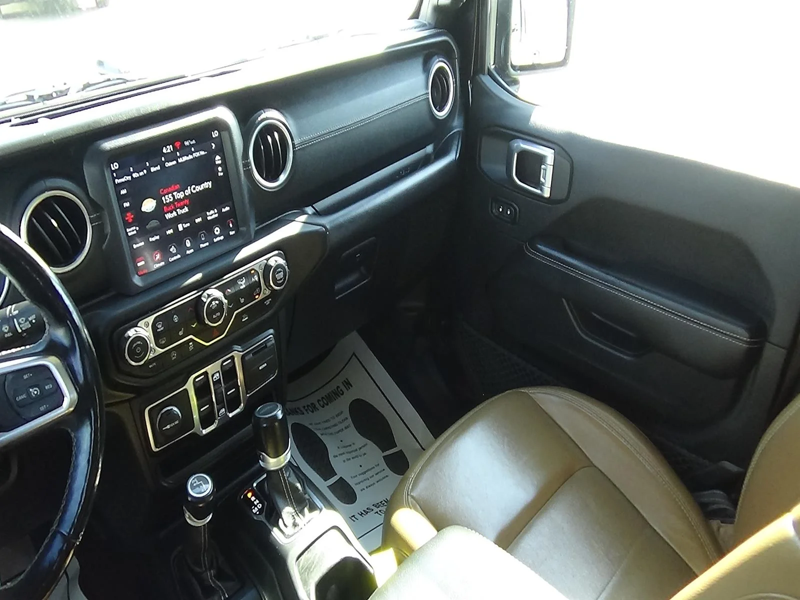Used 2021 Black Clear Coat (px8) Jeep Overland image 15