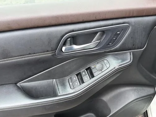 Certified Used 2023 White Nissan SL image 15