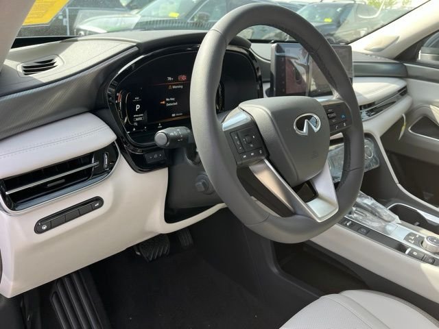 New 2027 White INFINITI Luxe AWD image 11