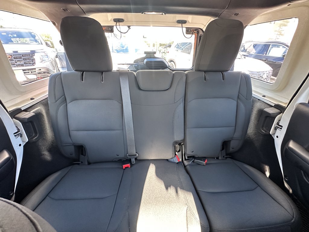 Used 2018 White Jeep Unlimited Sport image 19