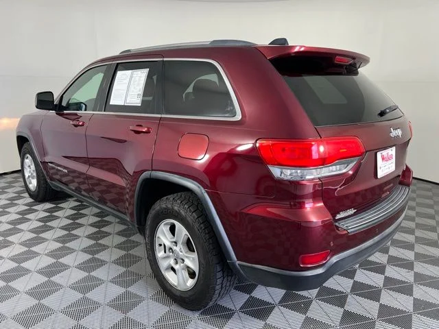 Used 2016 Red Jeep Laredo image 5