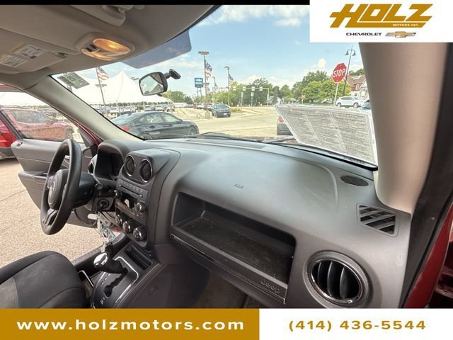 Used 2015 Red Jeep Sport image 26
