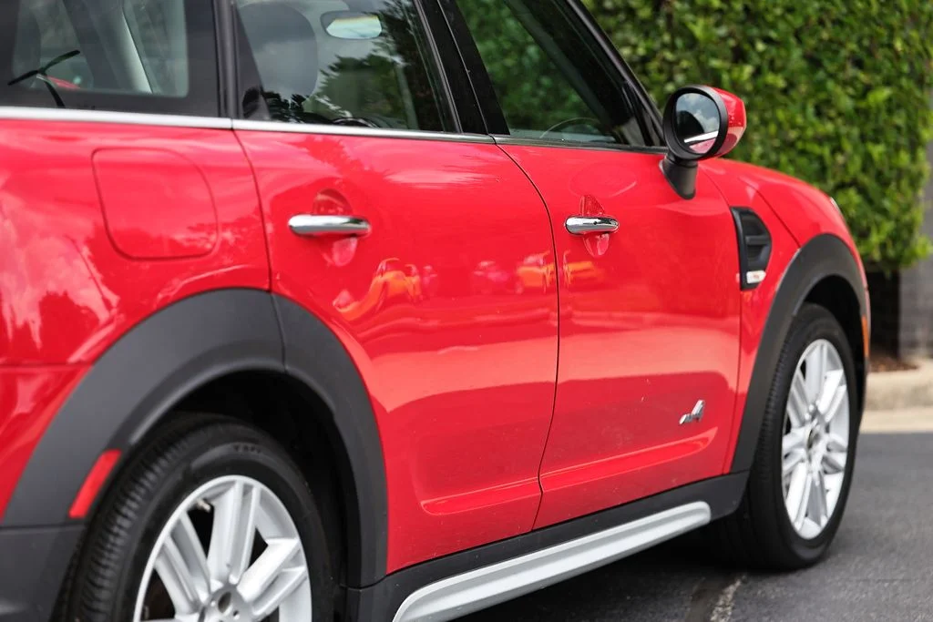 Used 2022 Chili Red MINI Signature image 8