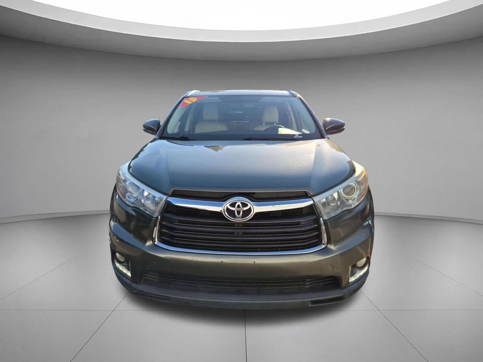 Used 2015 Predawn Gray Mica Toyota Limited image 7