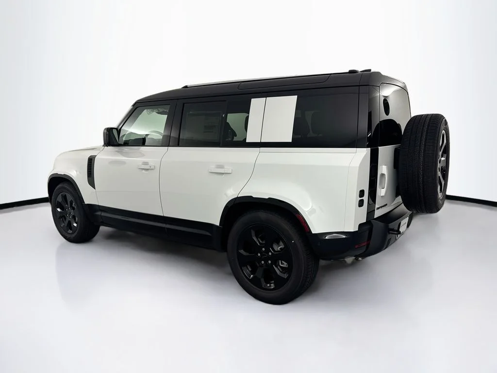 New 2026 Fuji White Land Rover X-Dynamic SE image 7