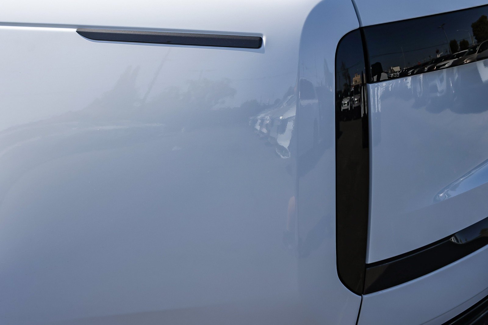 New 2026 Fuji White Land Rover SE image 8