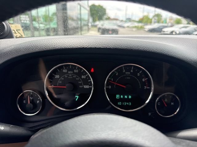 Used 2011 White Jeep Unlimited Sahara image 19