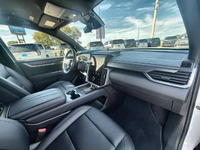 2026 GMC Acadia Elevation - Photo 28