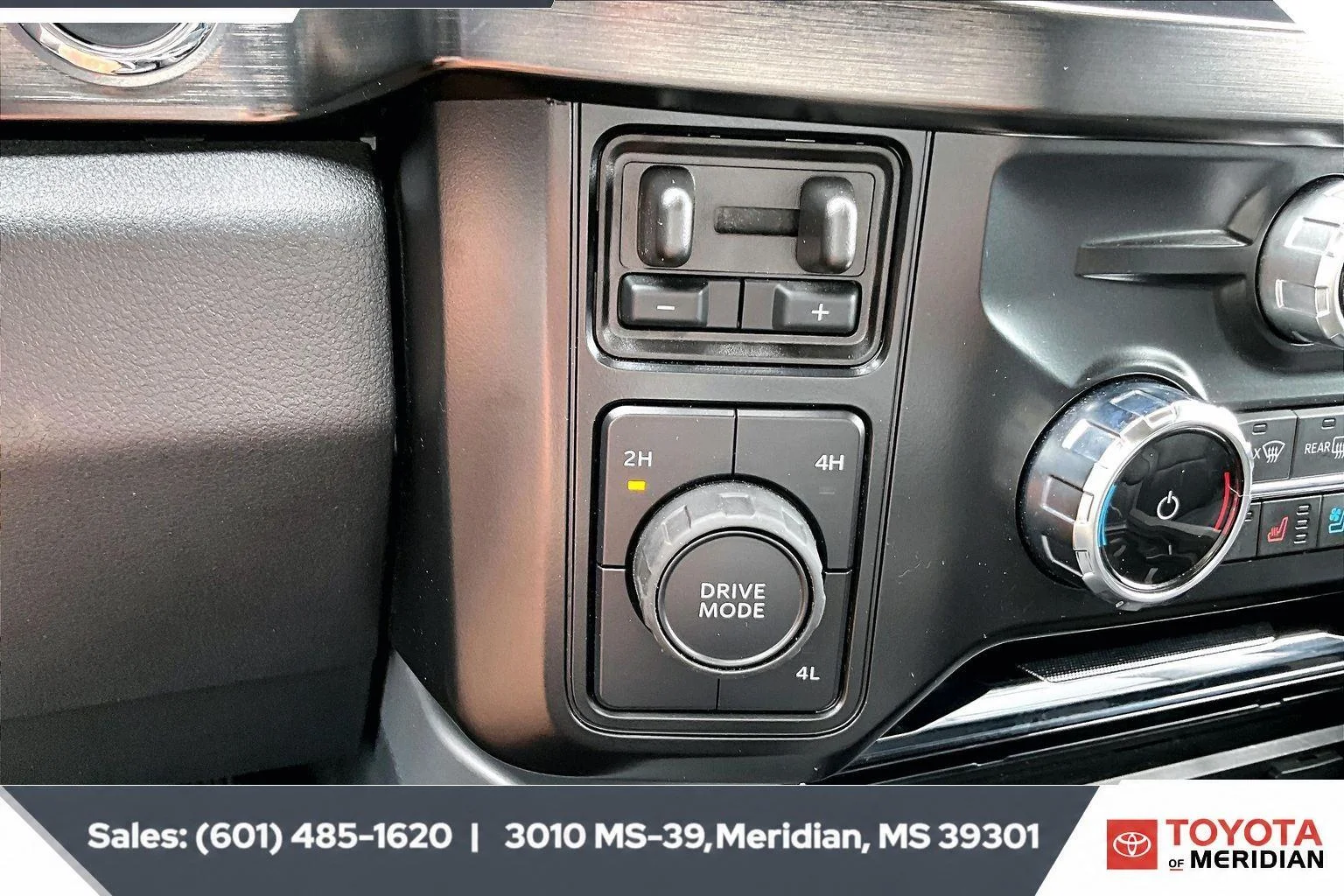 Used 2026 Oxford White Ford Lariat image 23