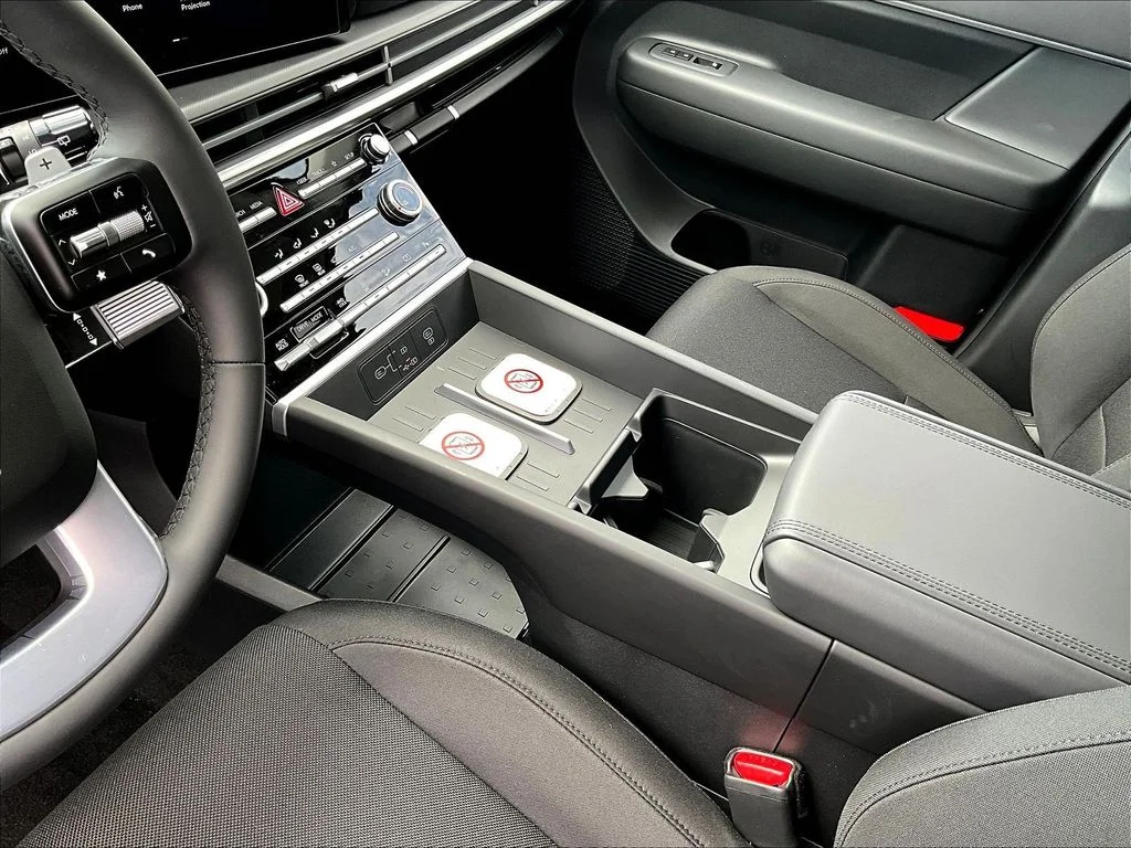New 2026 White Hyundai SE image 23