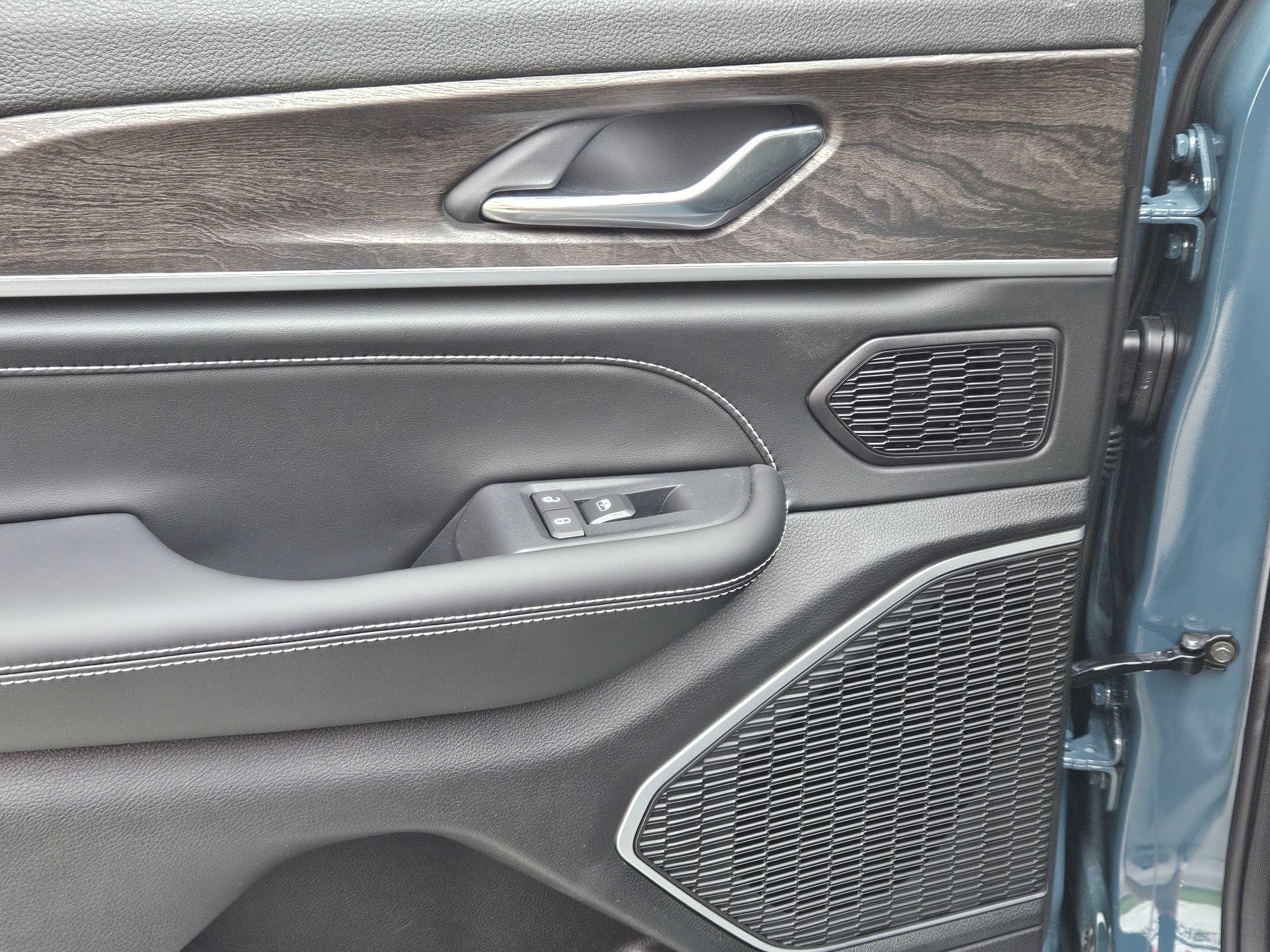 New 2026 Steel Blue Exterior Paint Jeep Limited Reserve image 22