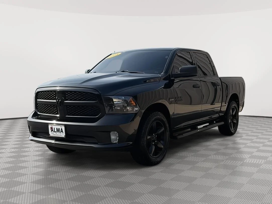 Used 2018 Brilliant Black Crystal Pearl Ram Express image 7