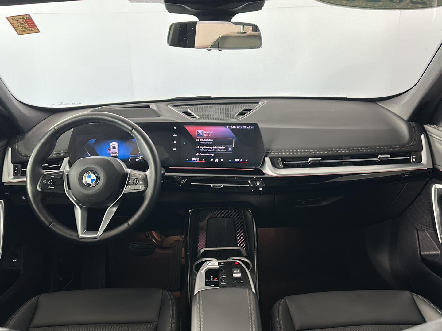 New 2026 Mineral White Metallic BMW xDrive28i image 2