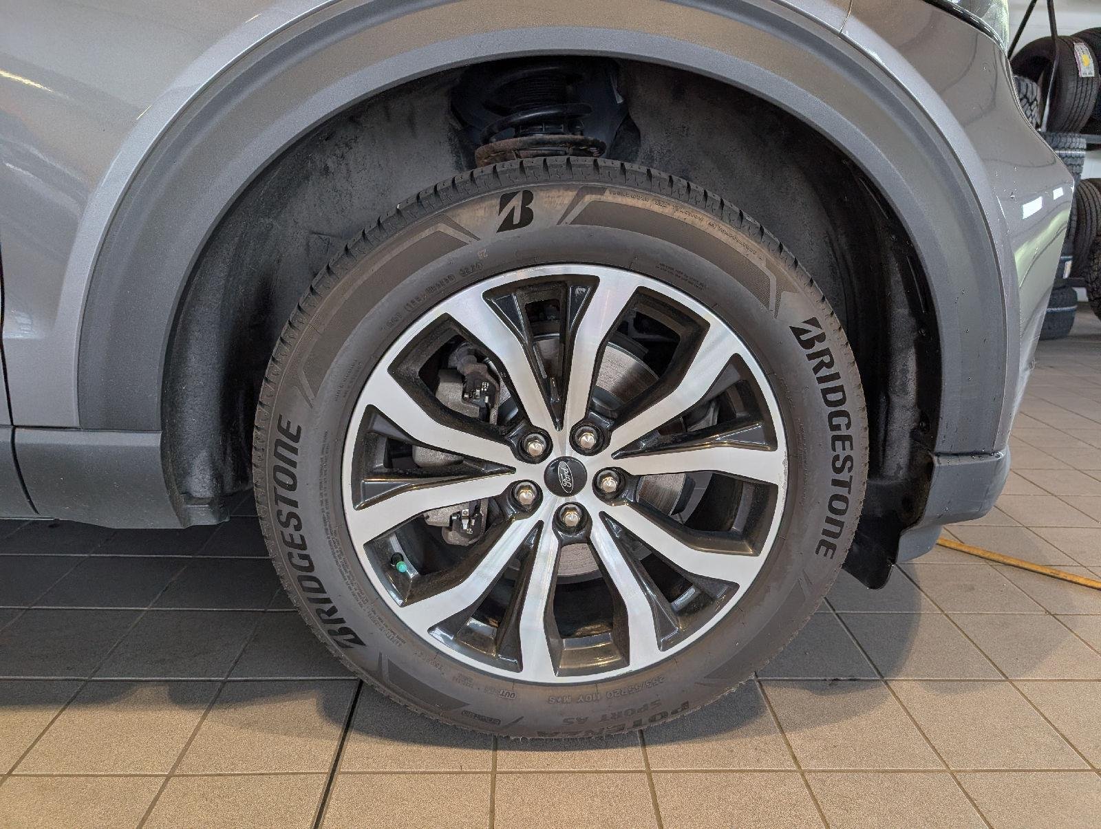 Used 2022 Gray Metallic Ford ST-Line image 9