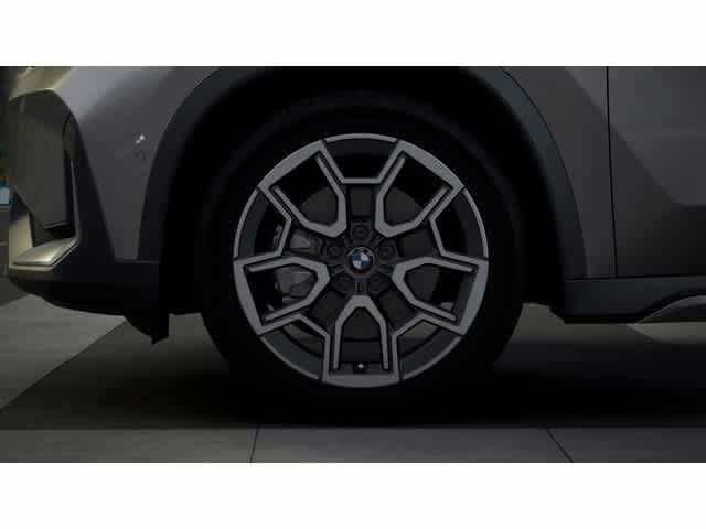 Used 2026 Space Silver Metallic BMW xDrive28i image 7