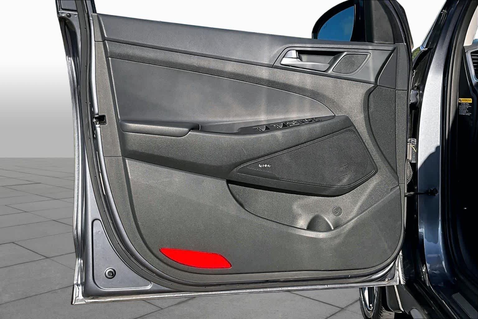 Used 2017 Coliseum Gray Hyundai Limited image 20