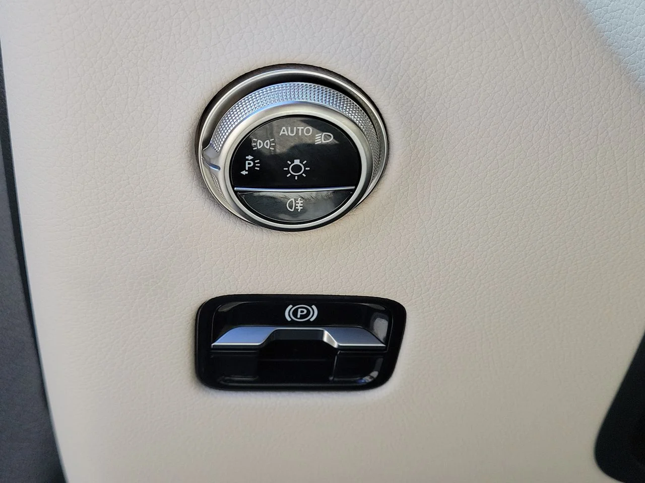 Used 2026 White Mercedes-Benz GLC 300 image 21