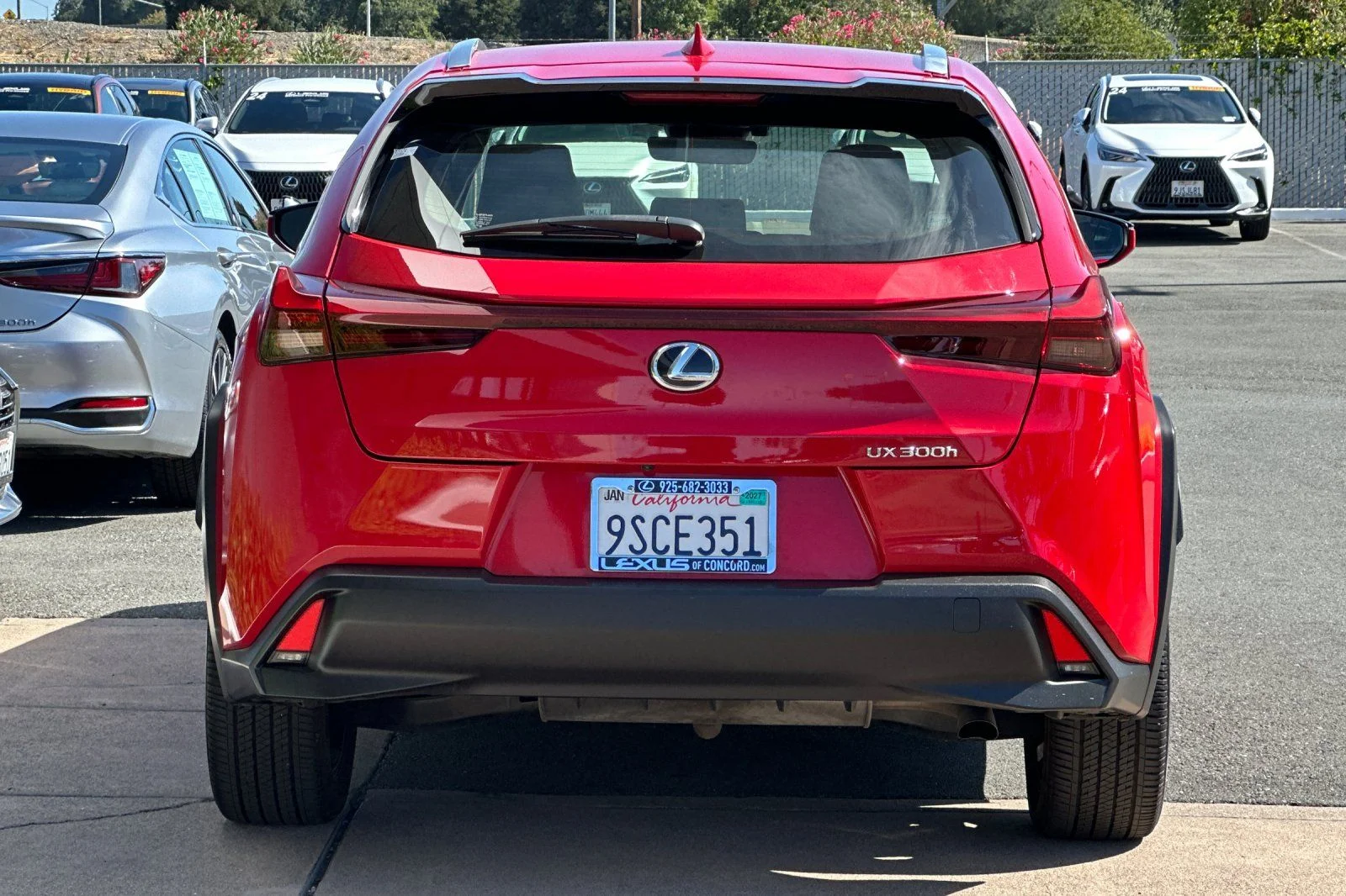2025 Lexus UX Hybrid 300h - Photo 5