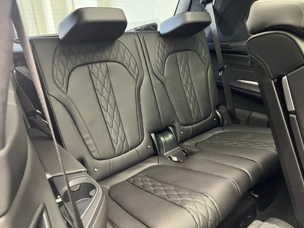New 2026 Skyscraper Grey Metallic BMW xDrive40i image 9