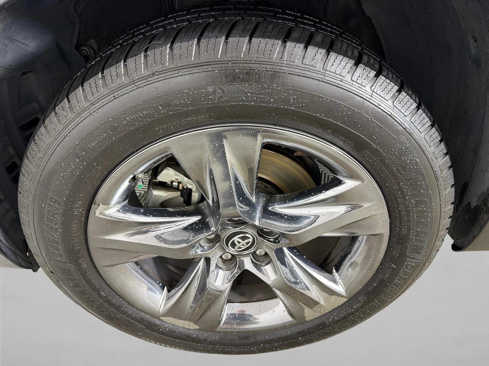 Used 2019 Blizzard Pearl Toyota Limited Platinum image 13