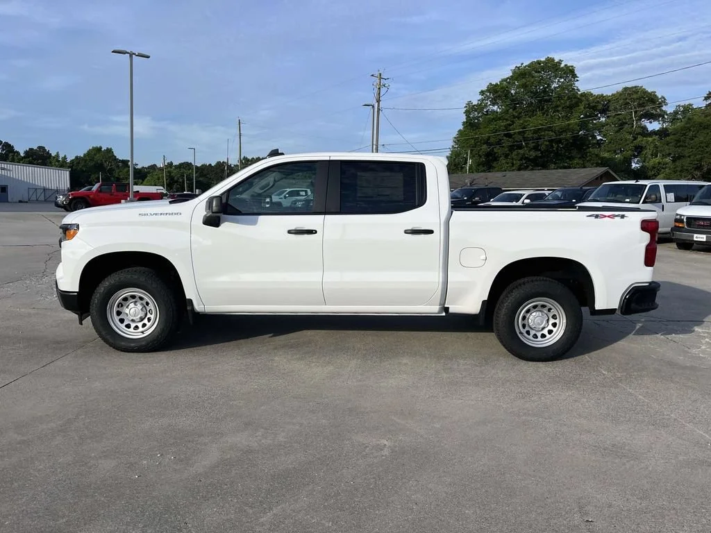 New 2026 Summit White Chevrolet WT image 2
