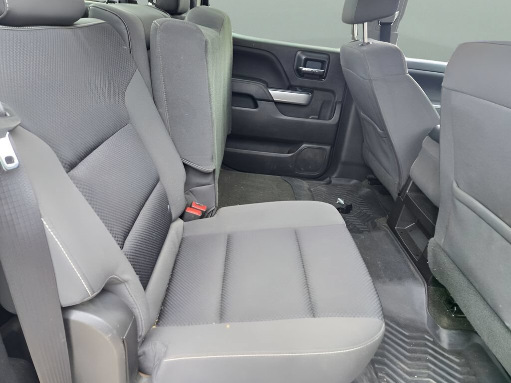 Used 2018 SILVER ICE METALLIC Chevrolet LT image 9