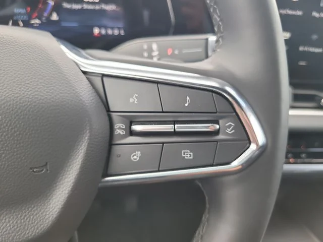 Used 2025 Gray Chevrolet LT image 27